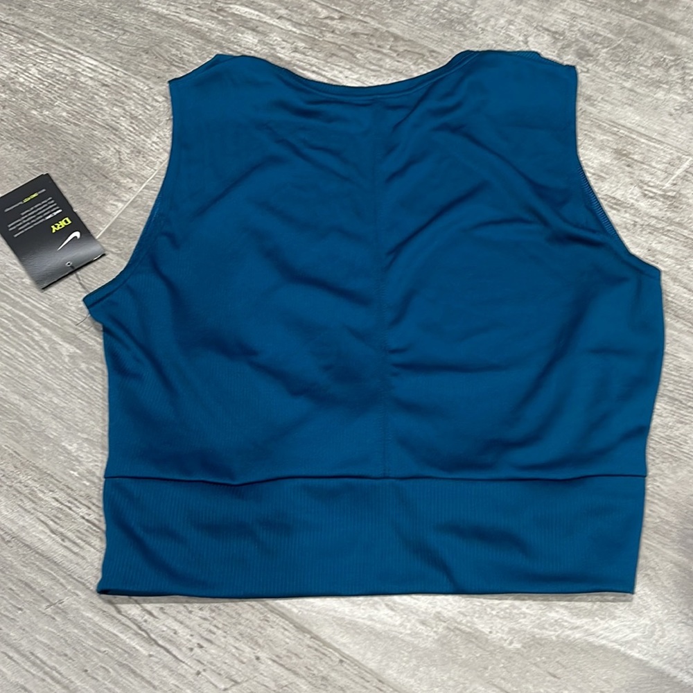 Nike Dri-FIT Cropped Twist Training Tank Top - Picture 5 of 12